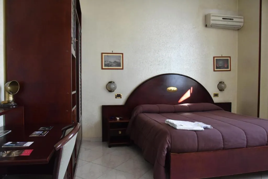 DOUBLE STANDARD Room, La Tripergola, Naples