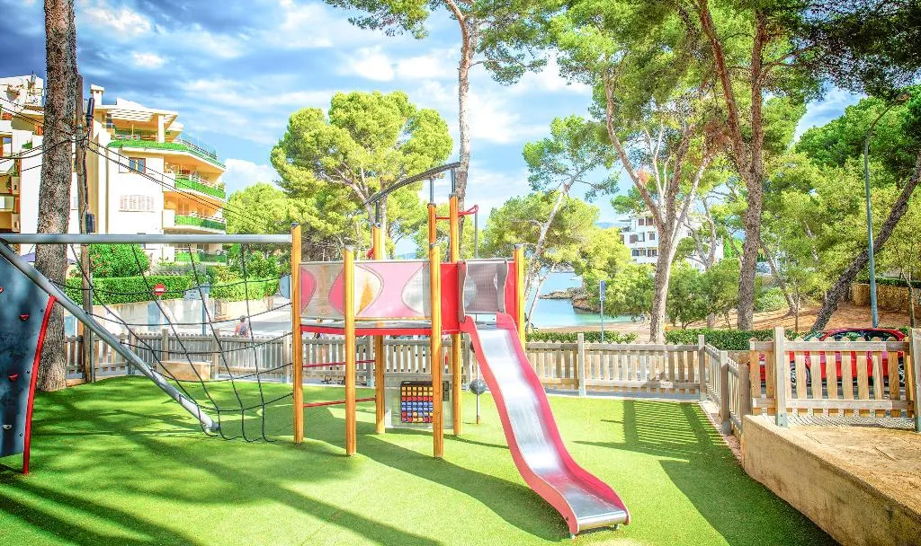 Sports and Entertainment, Flip Flop Surfing Playa Apartments, Majorca