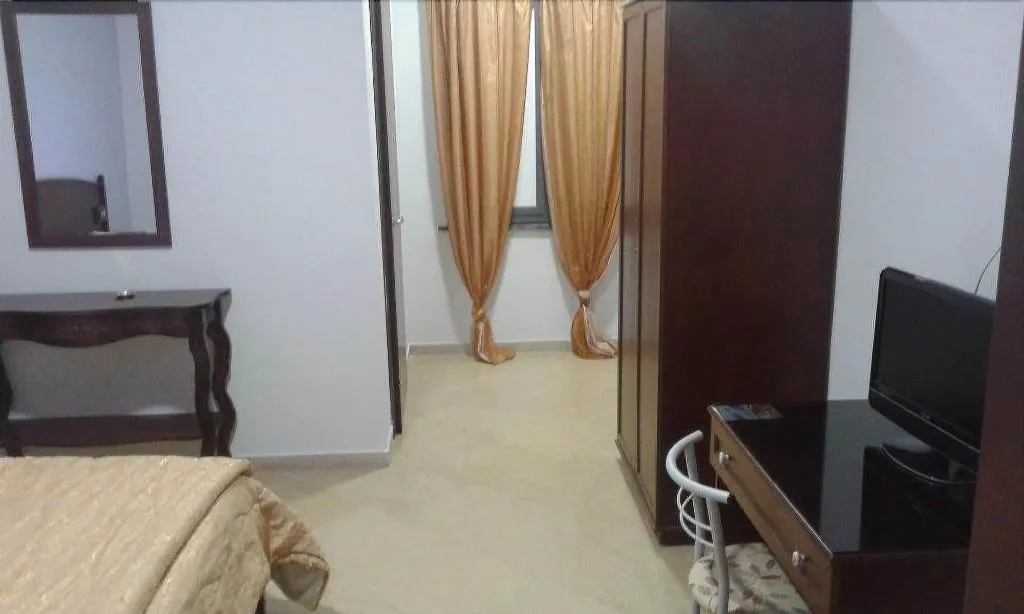 Room, Hotel LePinède, Naples