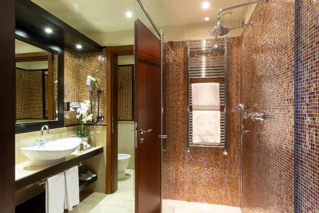 JUNIOR SUITE STANDARD Room, Silver, Milan