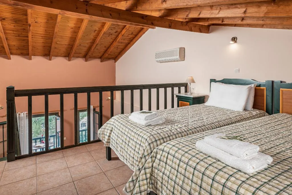 Room, Ledra, Samos