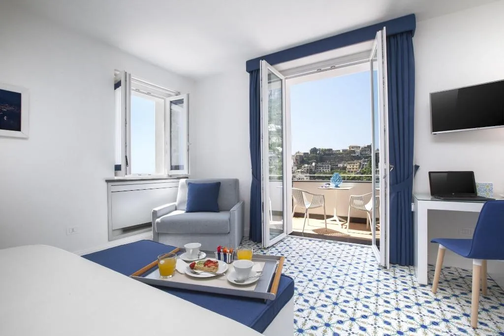 Room, Il Moro Di Positano, Naples