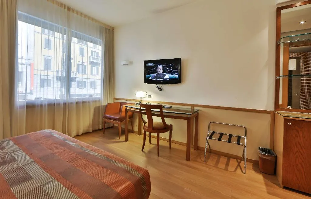 DOUBLE QUEEN SIZE BED Room, Best Western Hotel City, Milan