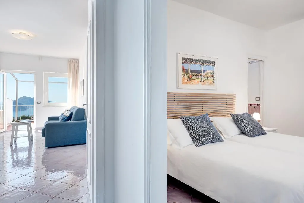 APARTMENT TWO BEDROOMS ONE BATHROOM Room, Gocce Di Capri  Residence, Naples