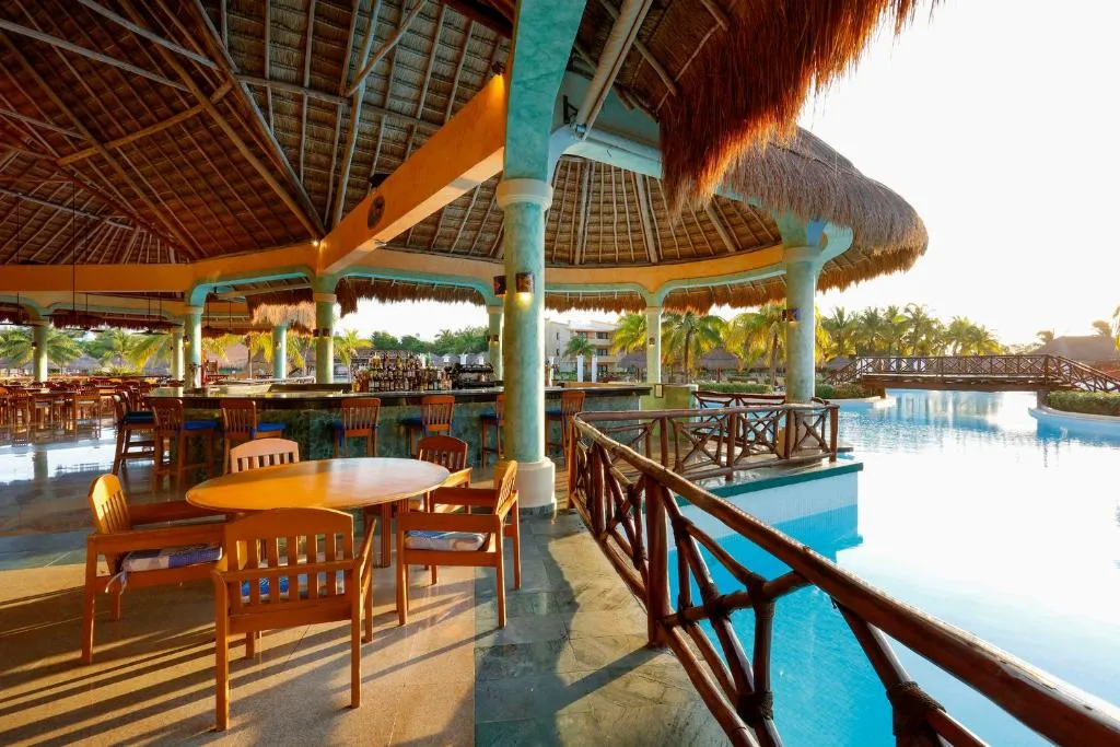 Bar, Grand Palladium Kantenah Resort & Spa, Cancun Area