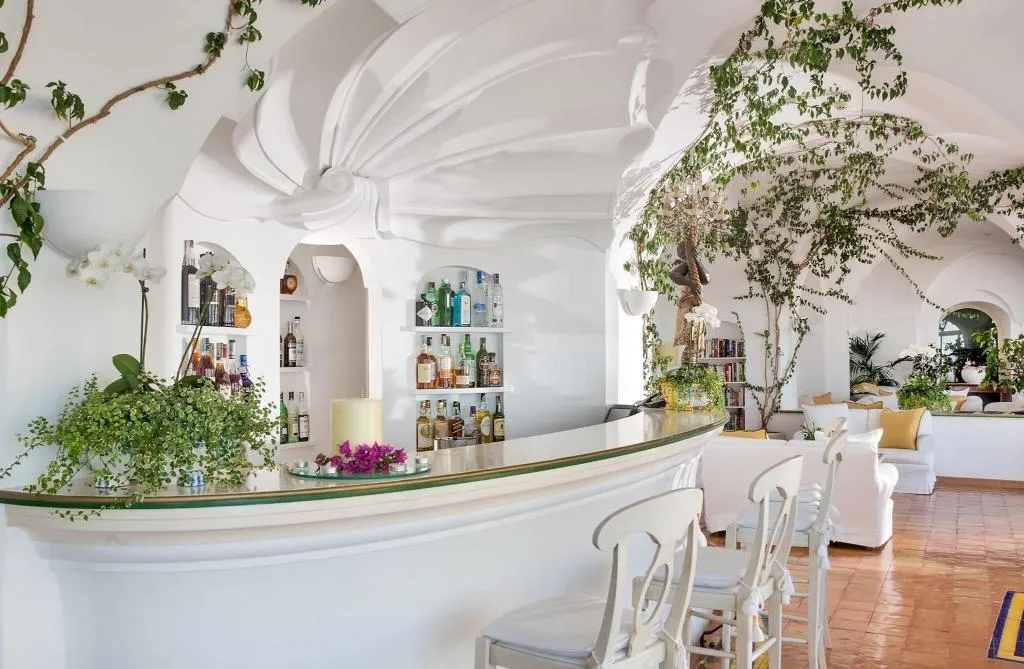 Bar, Covo dei Saraceni, Naples
