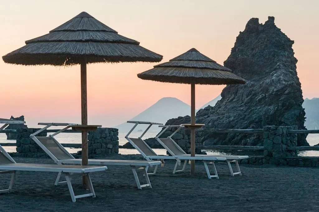 Beach, Hotiday Vulcano Porto, Palermo