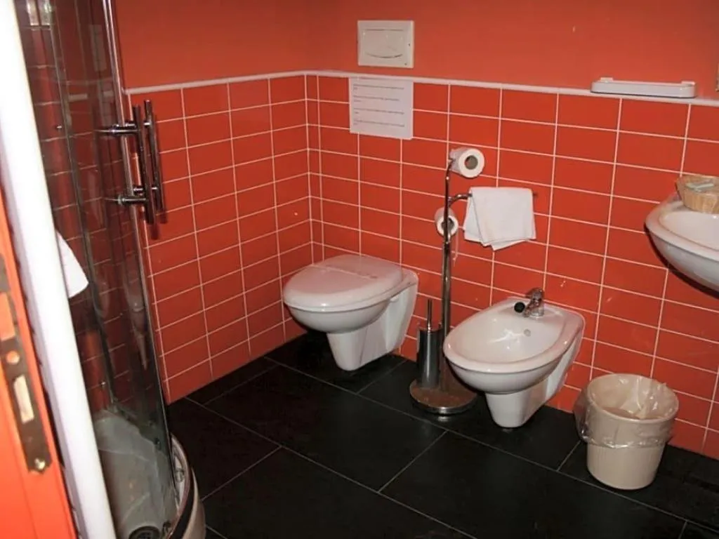 Room, Sbarcadero, Catania