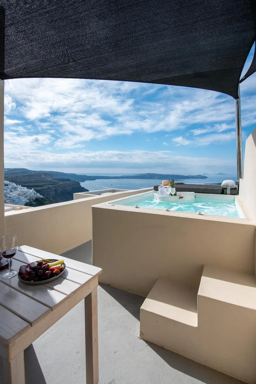 SUITE DELUXE WITH VIEWS Room, Caldera Cliff Illusion Suites, Santorini