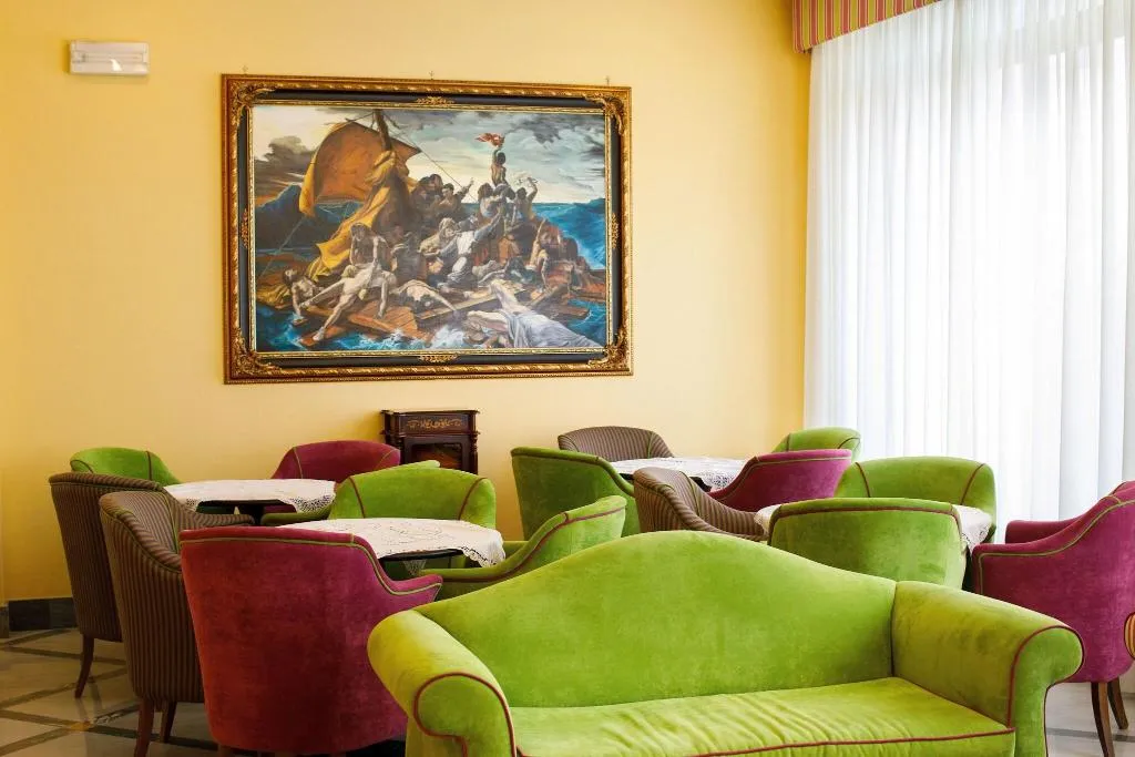 Lobby, Zi' Teresa, Naples