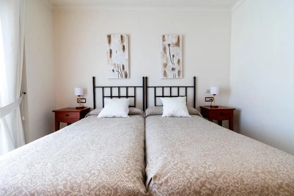 APARTMENT CAPACITY 4 TWO BEDROOMS Room, Albir Confort Avenida Apartamentos, Costa Blanca