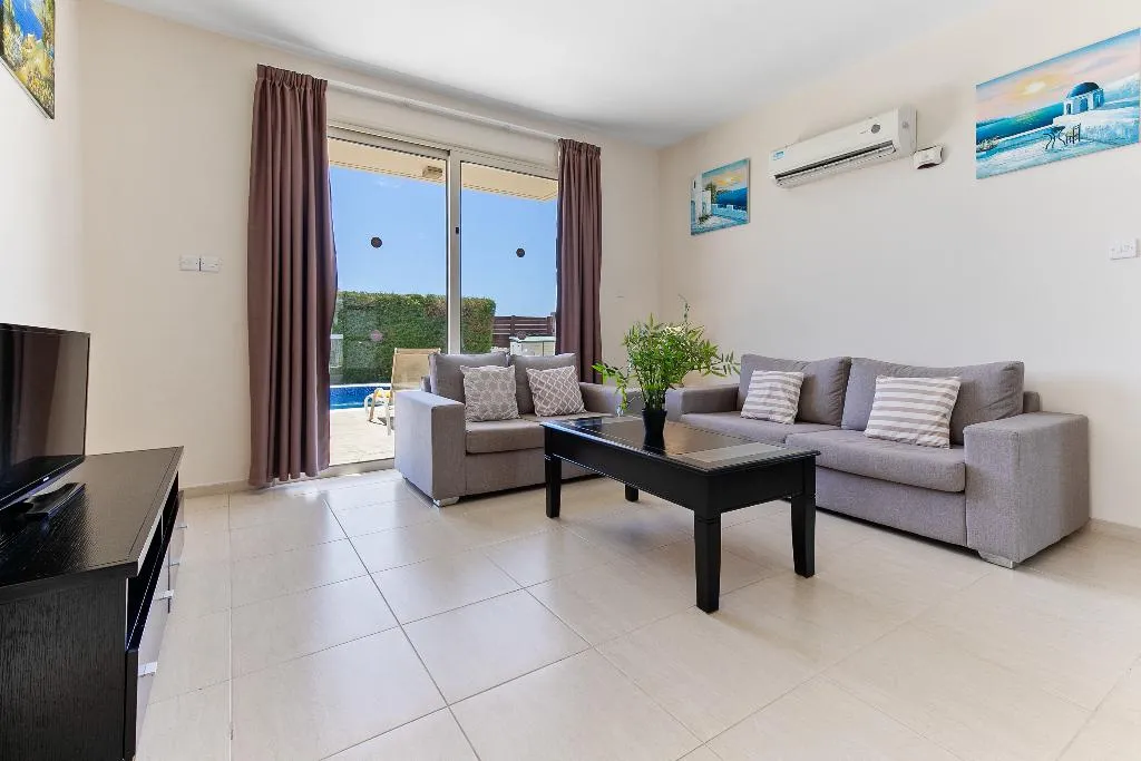 VILLA THREE BEDROOMS WITH PRIVATE POOL Room, Sea Point Villas, Cyprus