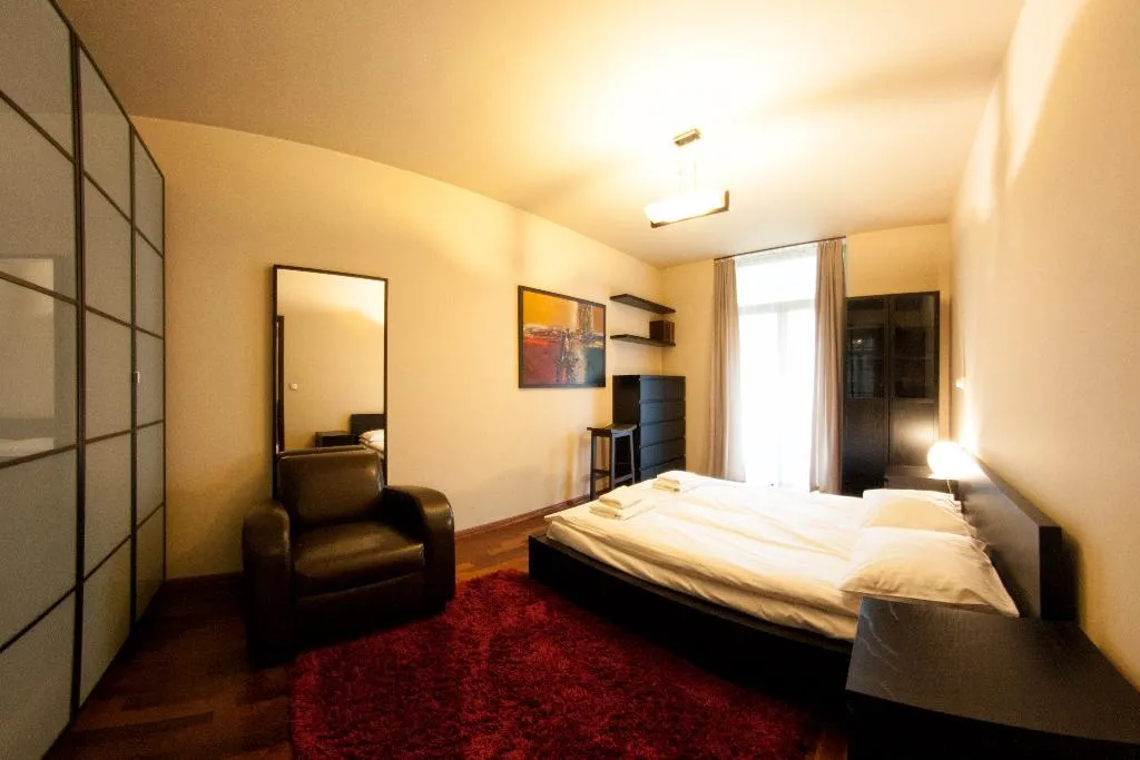 APARTMENT CAPACITY 5 ONE BEDROOM Room, Yourplace Biskupia Apartments, Krakow