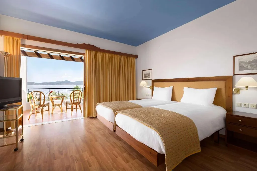 JUNIOR SUITE GARDEN VIEW Room, Ramada by Wyndham Loutraki Poseidon Resort, Kalamata