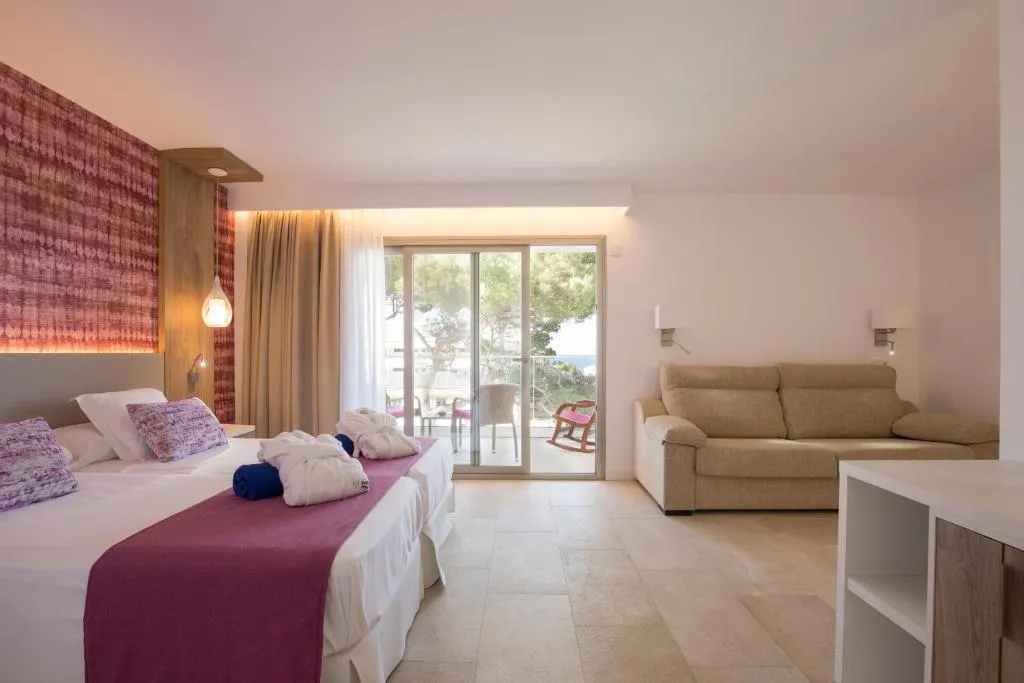Double or Twin SUPERIOR Room, Bella Playa, Majorca
