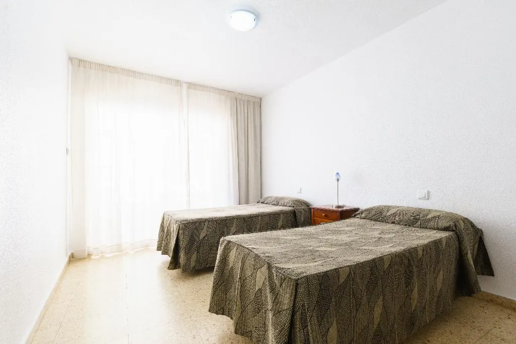 APARTMENT THREE BEDROOMS TWO BATHROOMS Room, Apartamentos Maja Beach, Costa Blanca