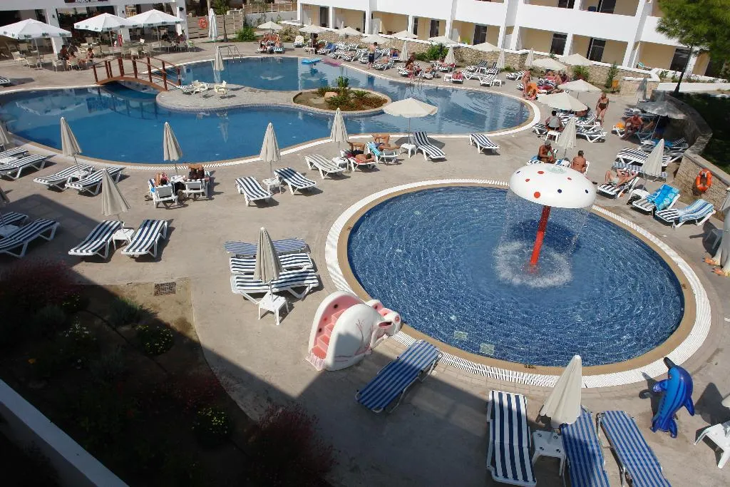 Pool, Matina Pefkos Aparthotel, Rhodes