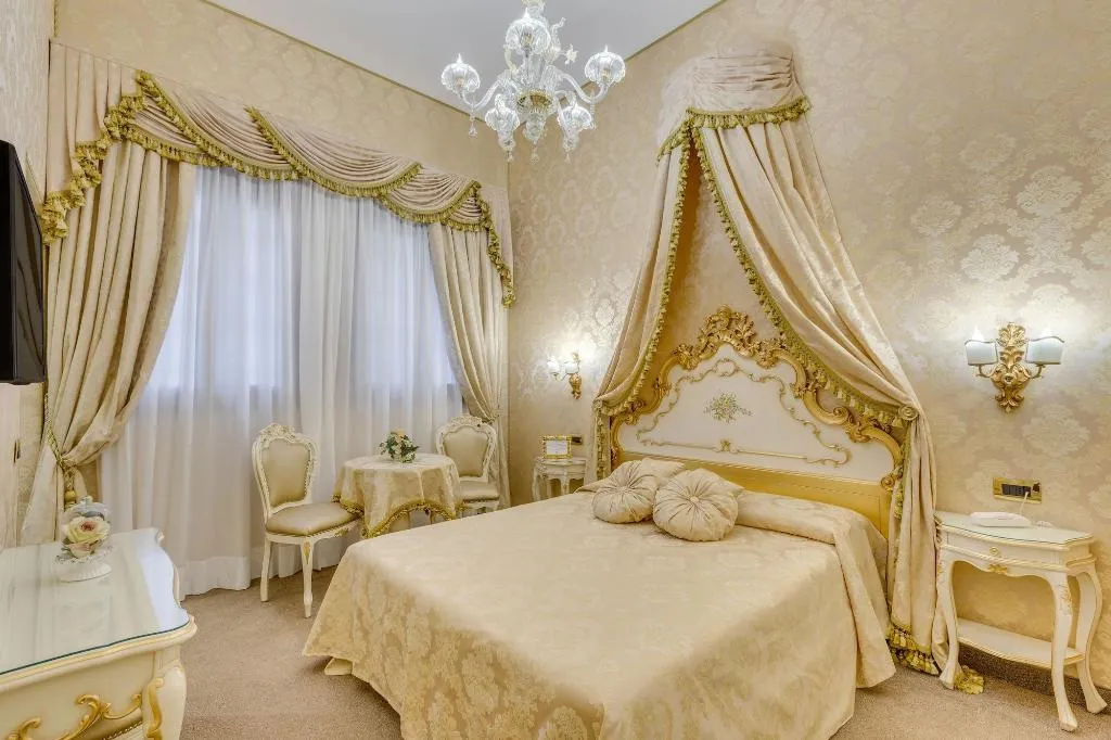 Room, Residenza Veneziana, Venice