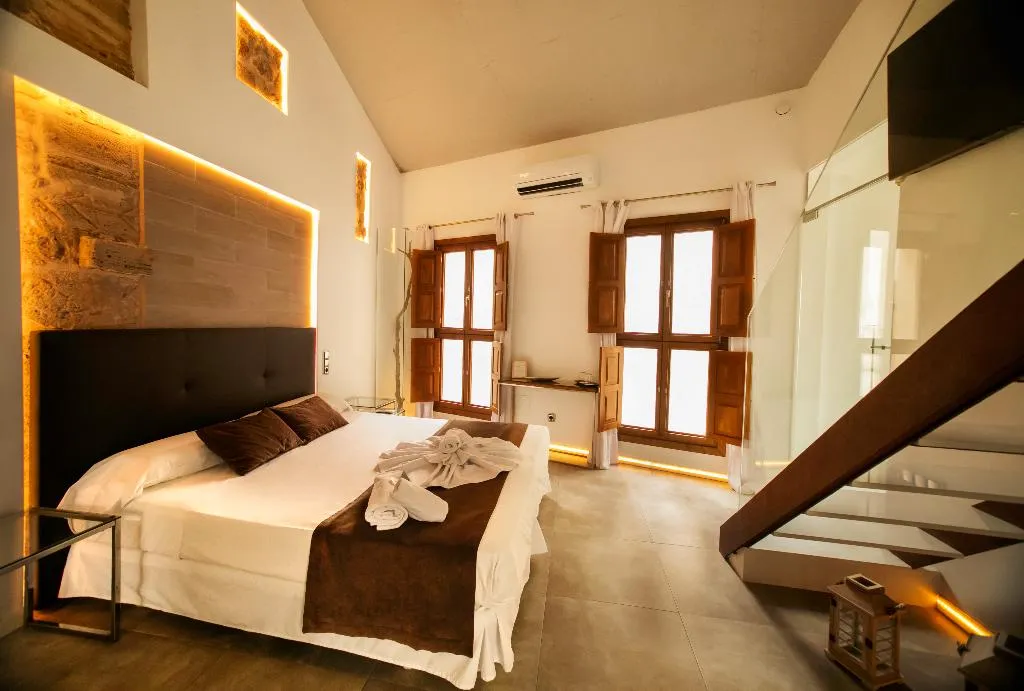 SUITE WITH PRIVATE POOL Room, Can Simo Turismo de Interior, Majorca