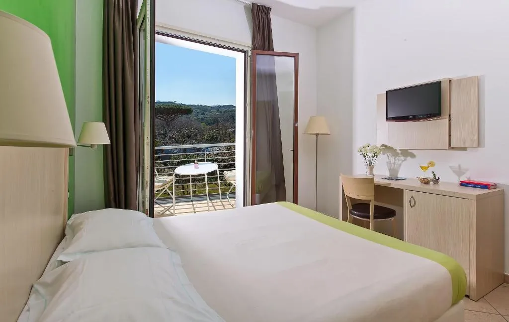 Room, Demariahouse, Naples