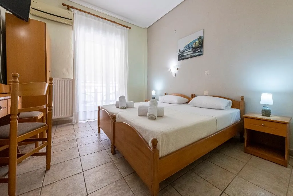 QUADRUPLE WITH BALCONY Room, Lucia Hotel Paralia, Thessaloniki
