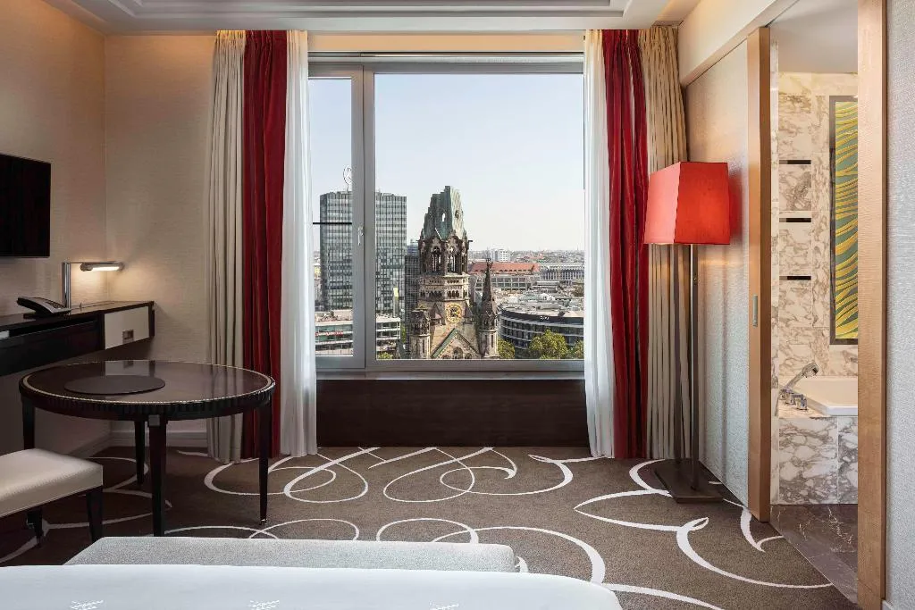 DOUBLE DELUXE Room, Waldorf Astoria Berlin, Berlin
