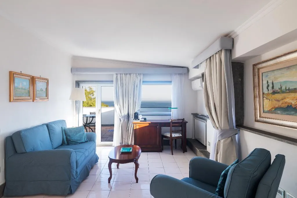 JUNIOR SUITE SEA VIEW Room, Grand Hotel Cocumella, Naples
