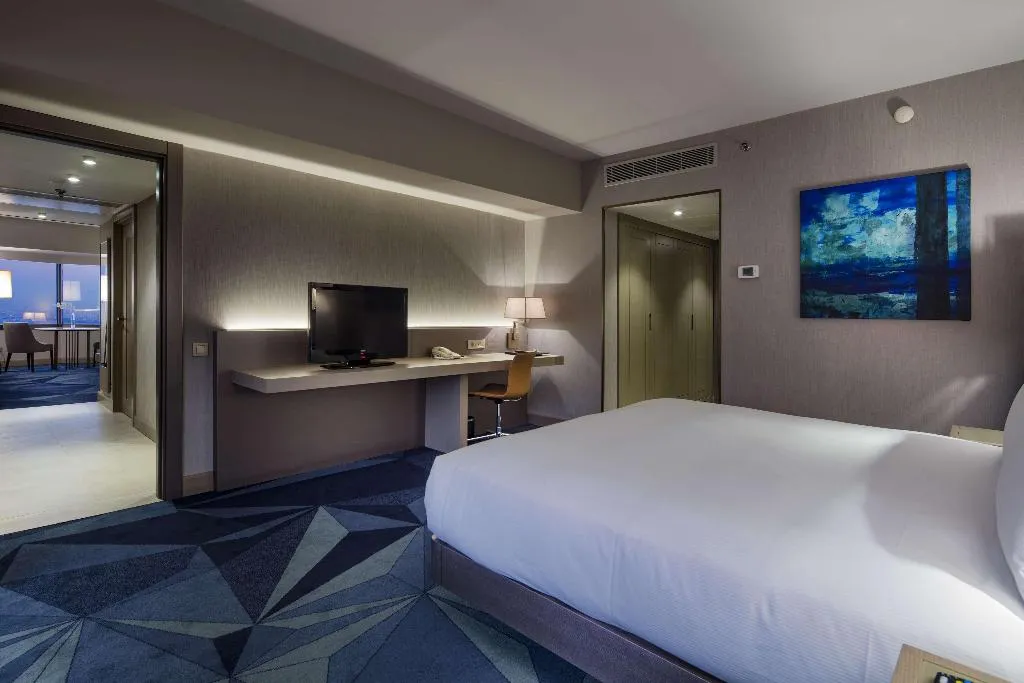 SUITE ONE BEDROOM Room, Hilton Izmir, Izmir