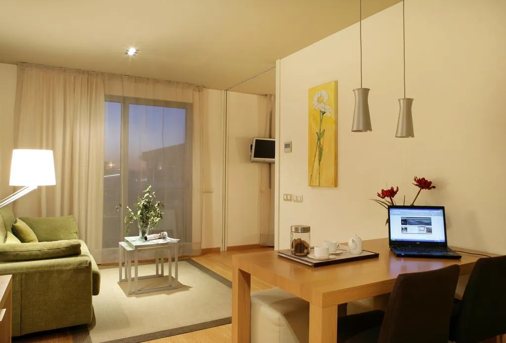 FAMILY ROOM STANDARD Room, Qgat Suites & Events, Barcelona