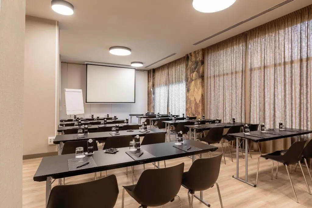 Conferences, Acta Piramides, Madrid