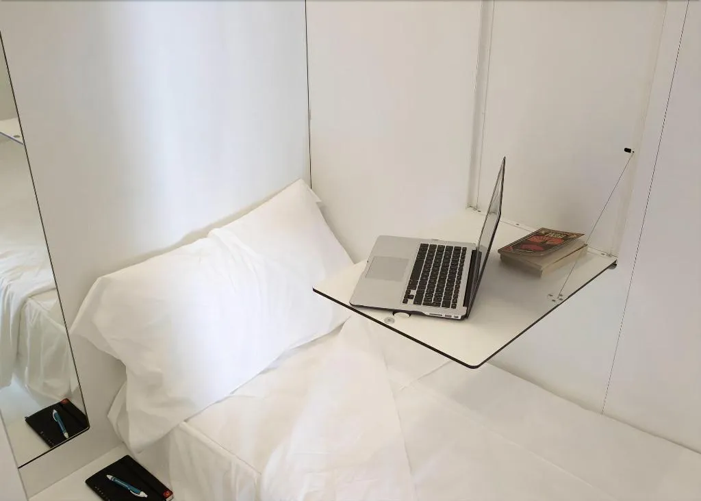 Room, Bed and Boarding - Hostel, Naples