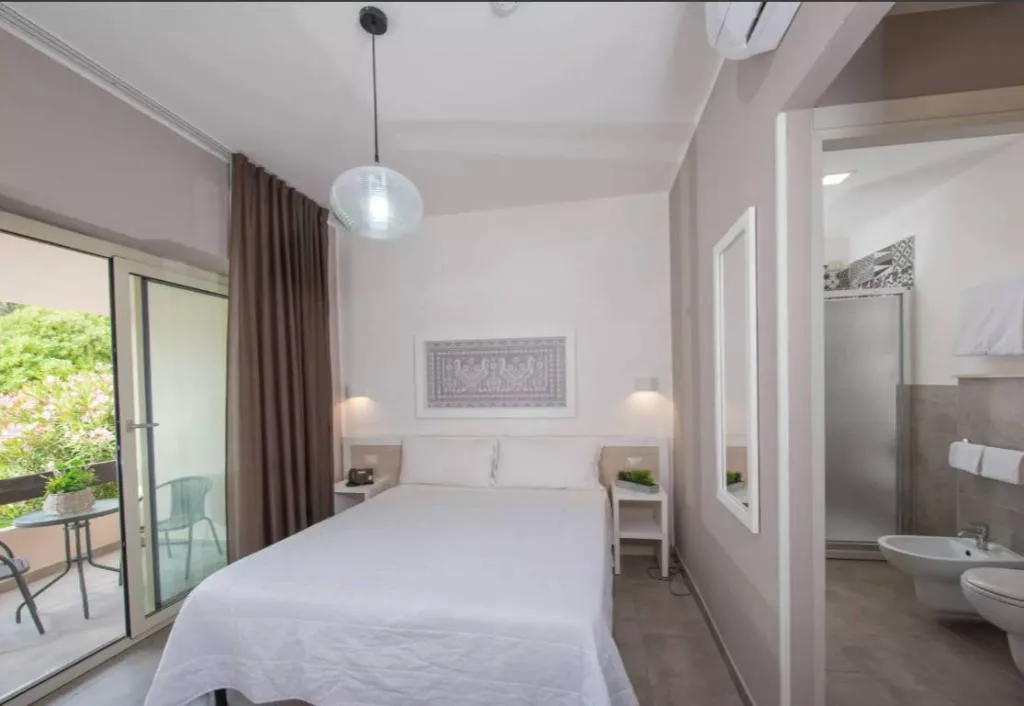 QUADRUPLE WITHOUT BALCONY Room, Castelsardo Resort Village, Alghero