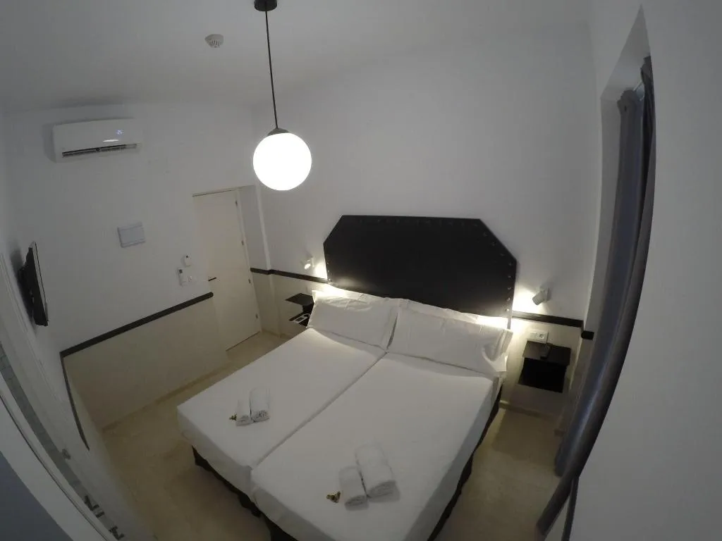 Room, Hostal Hom Museo, Seville