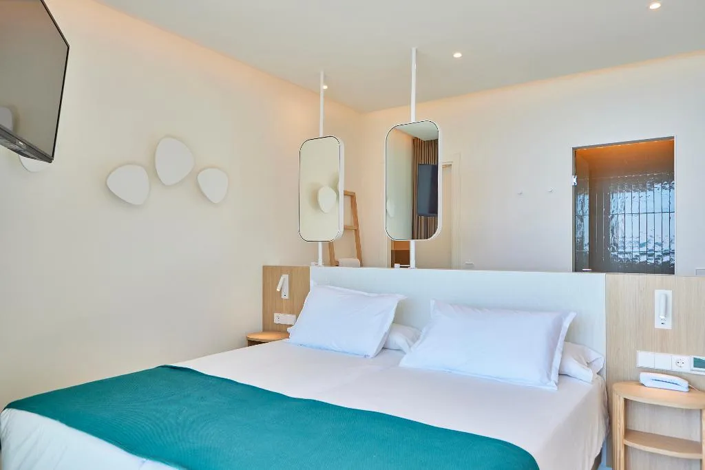 Double or Twin SUPERIOR SEA VIEW Room, Universal Hotel Aquamarin, Majorca