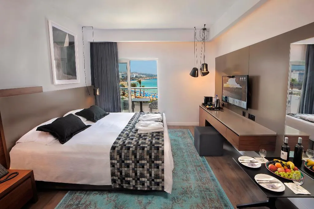 Double or Twin DELUXE SEA VIEW Room, Okeanos Beach Boutique Hotel, Cyprus