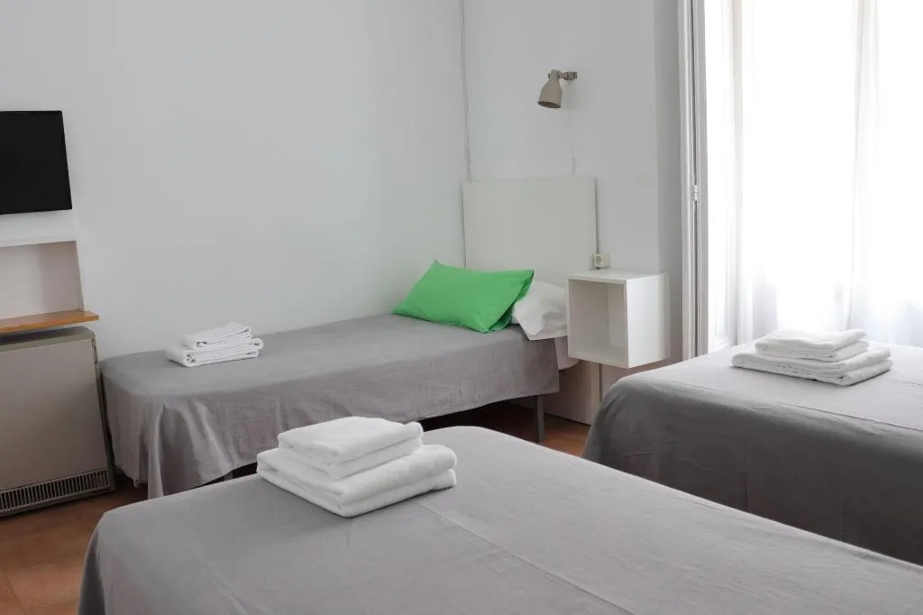 Room, Hostal La Zona, Madrid