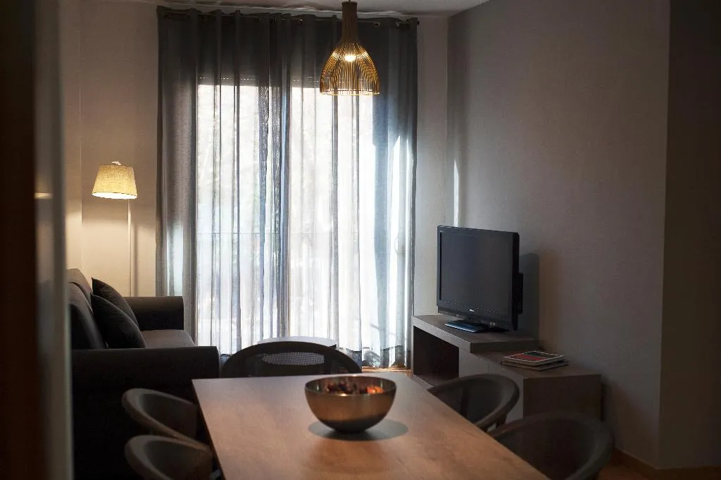 APARTMENT TWO BEDROOMS Room, MH Apartments Gracia, Barcelona