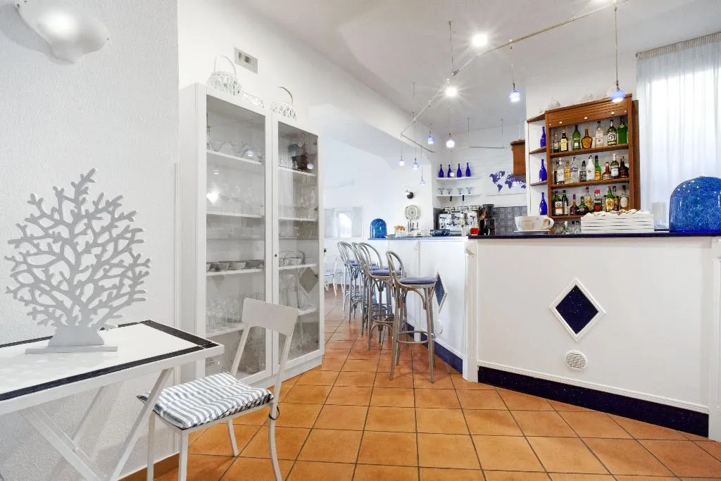 Bar, Panorama Palace, Naples