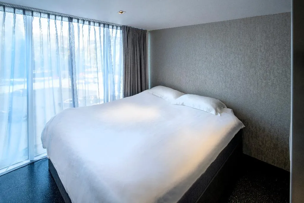 DOUBLE STANDARD Room, Diamond Capsule Hotel Amsterdam South, Amsterdam