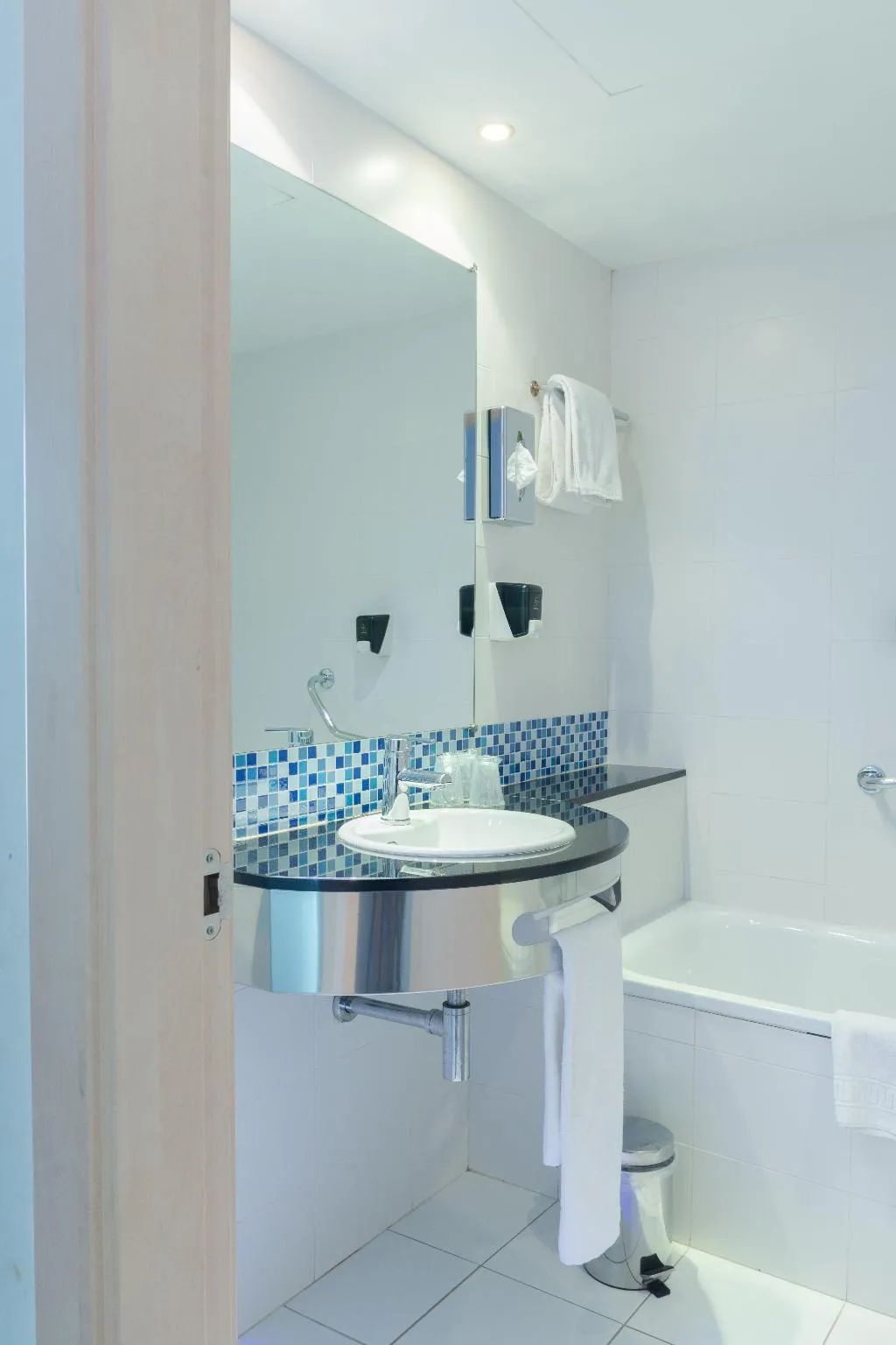 TWIN STANDARD Room, Holiday Inn Express Madrid Leganes, Madrid
