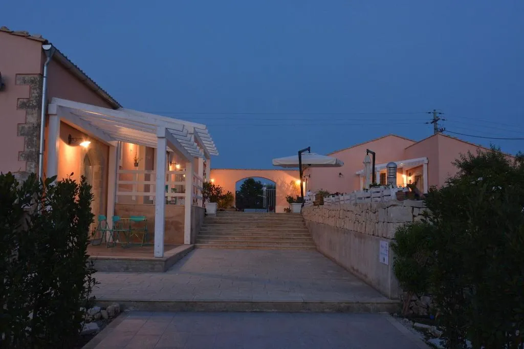 Terrace, Agriturismo Le Zagare Di Vendicari, Catania