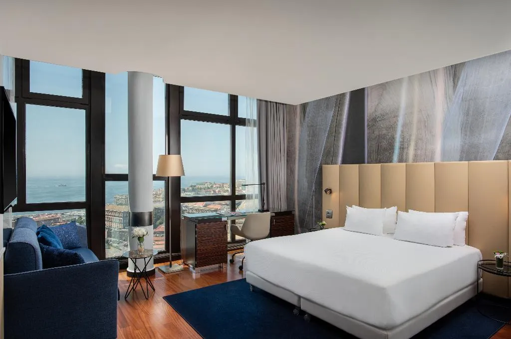 DOUBLE PREMIUM Room, NH Napoli Panorama, Naples