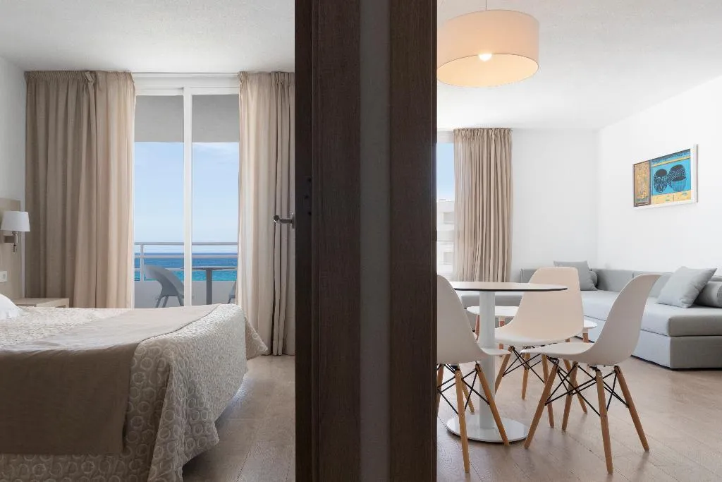 APARTMENT TWO BEDROOMS Room, Palia Sa Coma Playa, Majorca