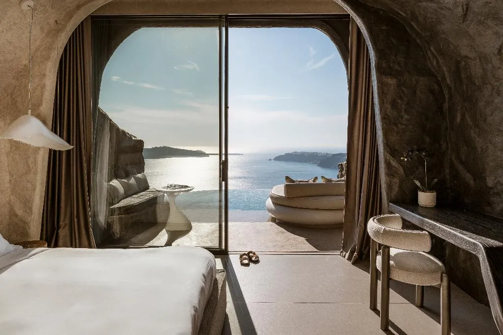 CAVE WITH PRIVATE POOL Room, One Of One Hotel, Santorini