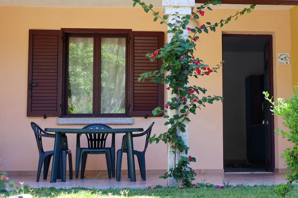 APARTMENT CAPACITY 6 Room, Residence Oasi Anfiteatro, Olbia