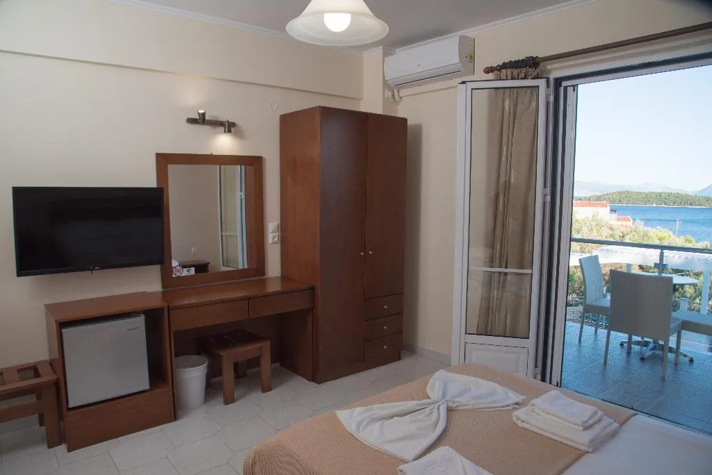 TRIPLE SEA VIEW Room, Hotel Oasis, Athens