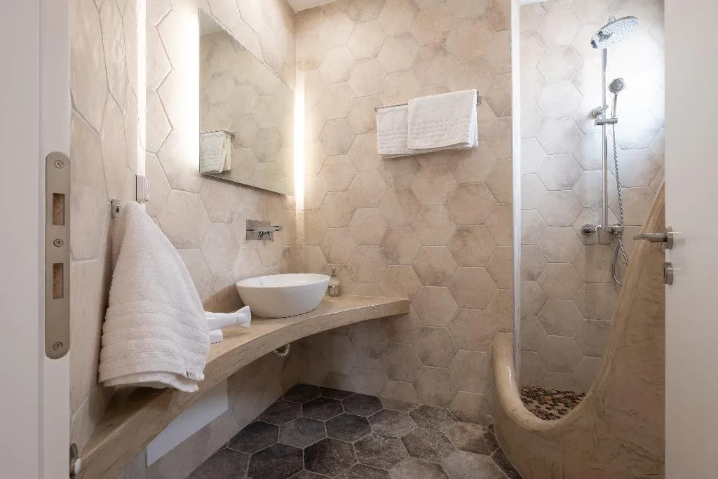 FAMILY ROOM STANDARD Room, Tristhenia Hotel, Santorini
