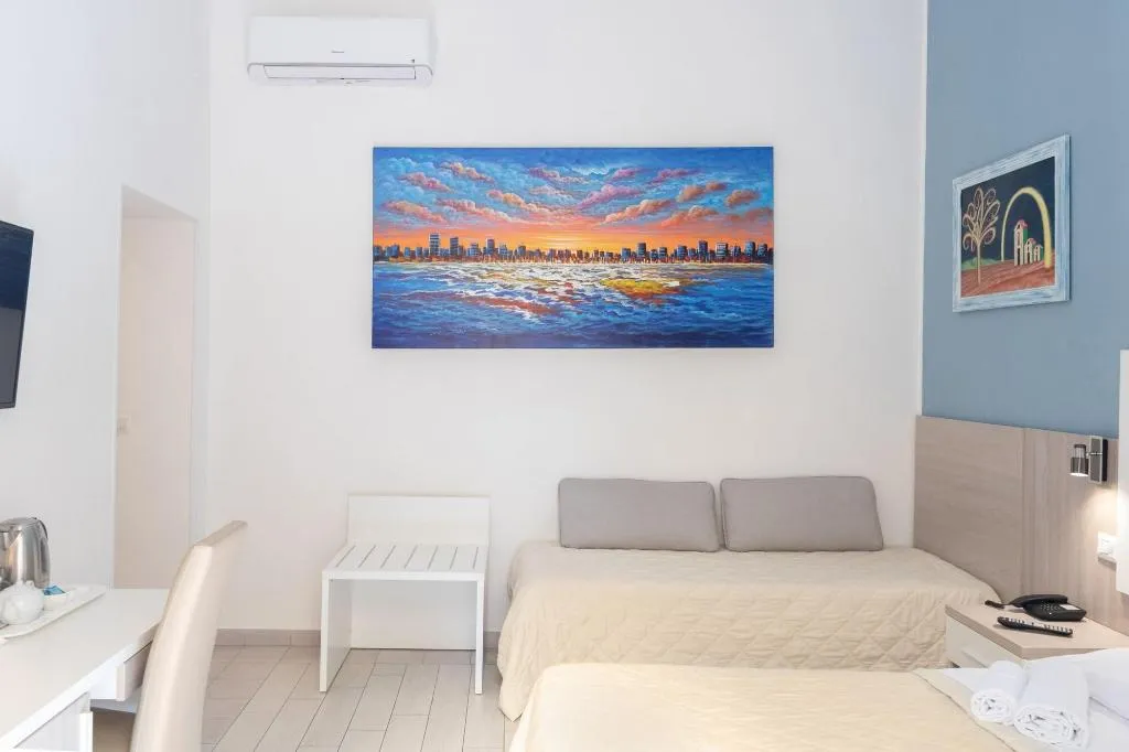Room, New Gallery, Naples