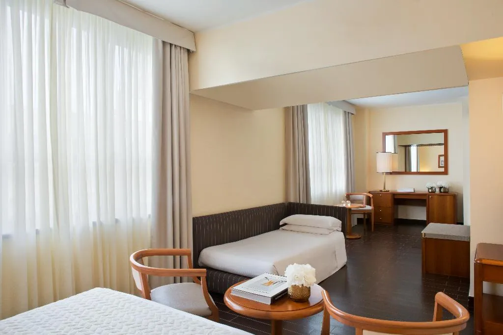 TRIPLE STANDARD Room, Starhotels Business Palace, Milan
