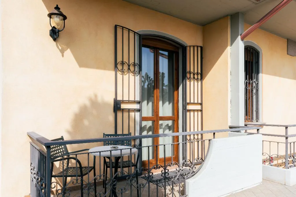 QUADRUPLE CLASSIC Room, Hotel Gardenia Sirmione, Milan
